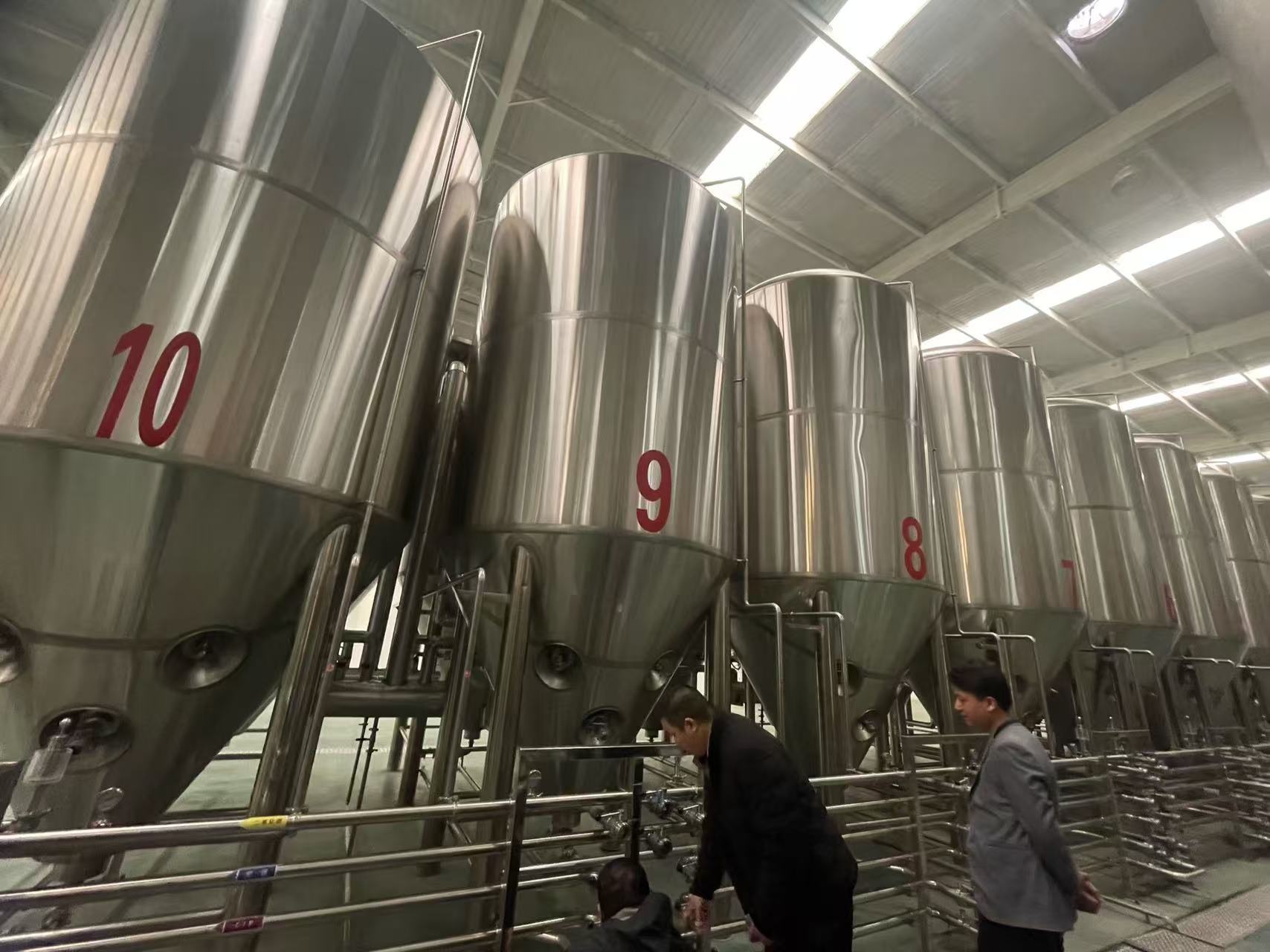 农安精酿啤酒设备厂—平面布置、设备设计、制造、调试、培训等一条龙服务